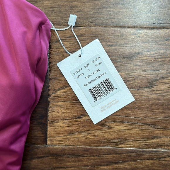 Andie Swim Santorini One Piece in Plum L - Picture 4 of 6